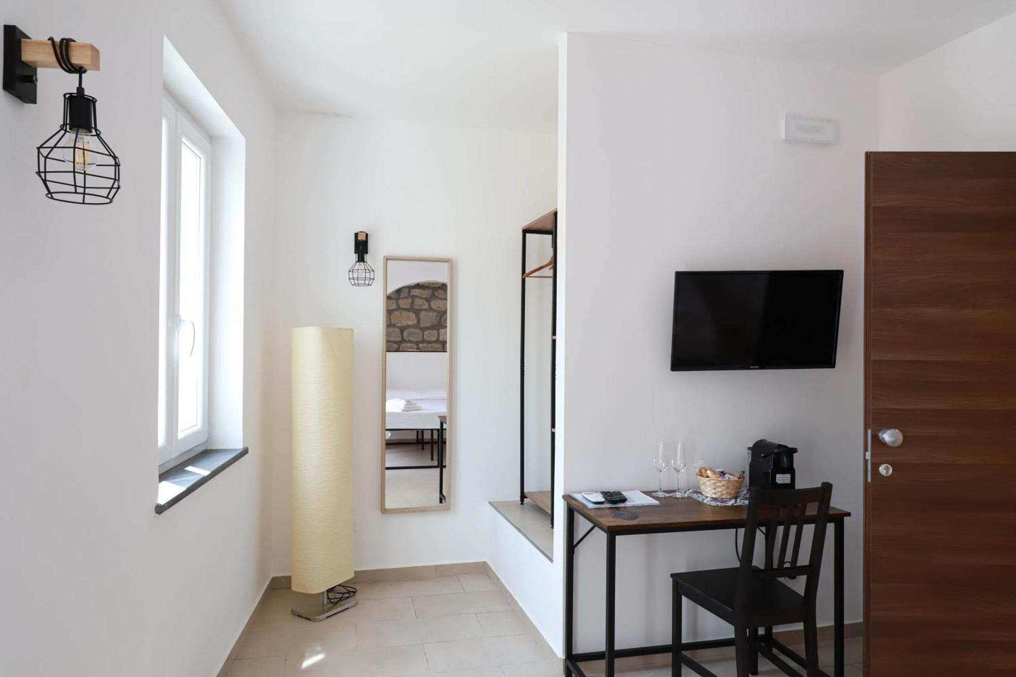 Eg Apartments - Forio D'Ischia Bagian luar foto